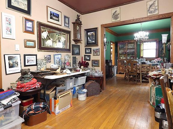 3rd image of 3635 Bell St