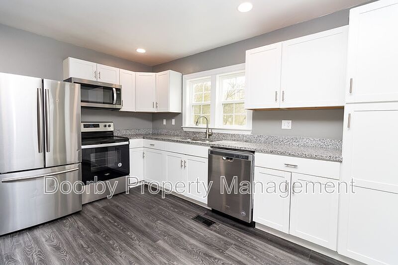 1st image of 2408 Crescent Club Dr