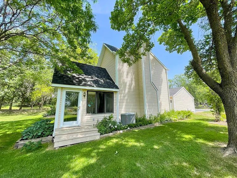 4545 Orchid Cir — Photo 18