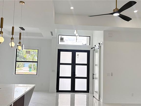 3rd image of 1407 Canton AVE