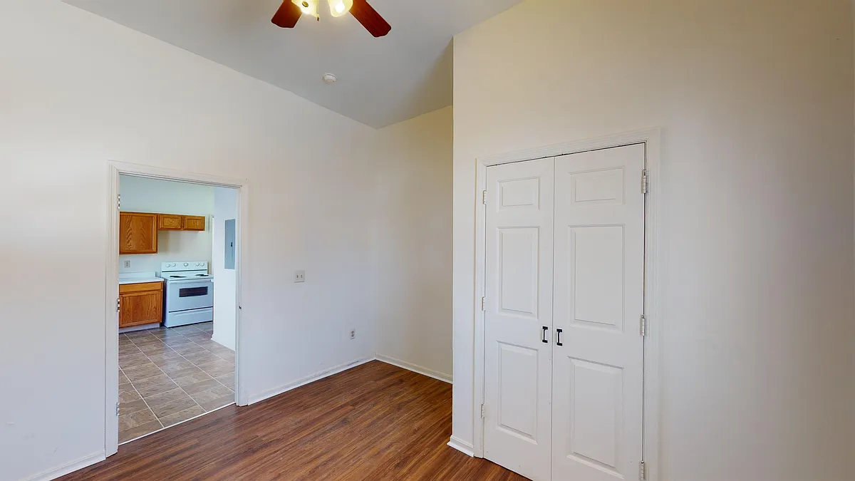 Building Photo - 2215 Washington Ave #2