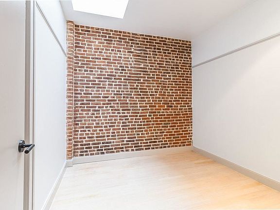 5th image of 459 W 43rd St #5BB