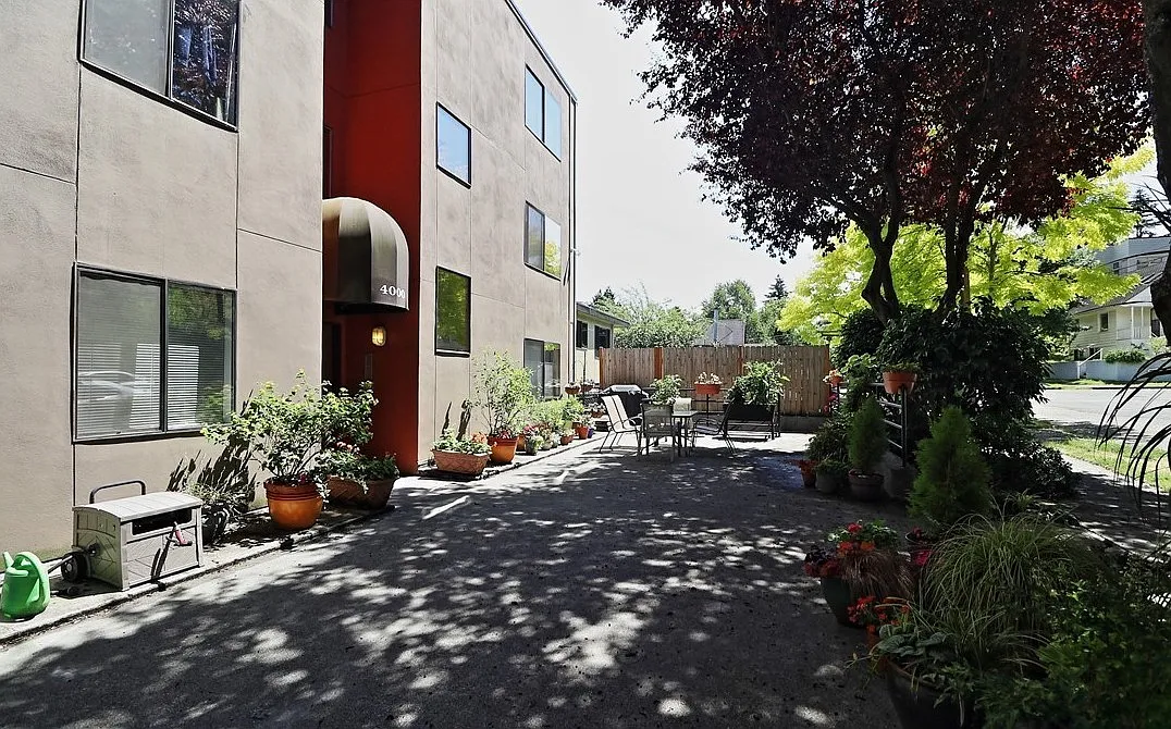 2 bed, 758 sqft, $2,350 — Photo 2