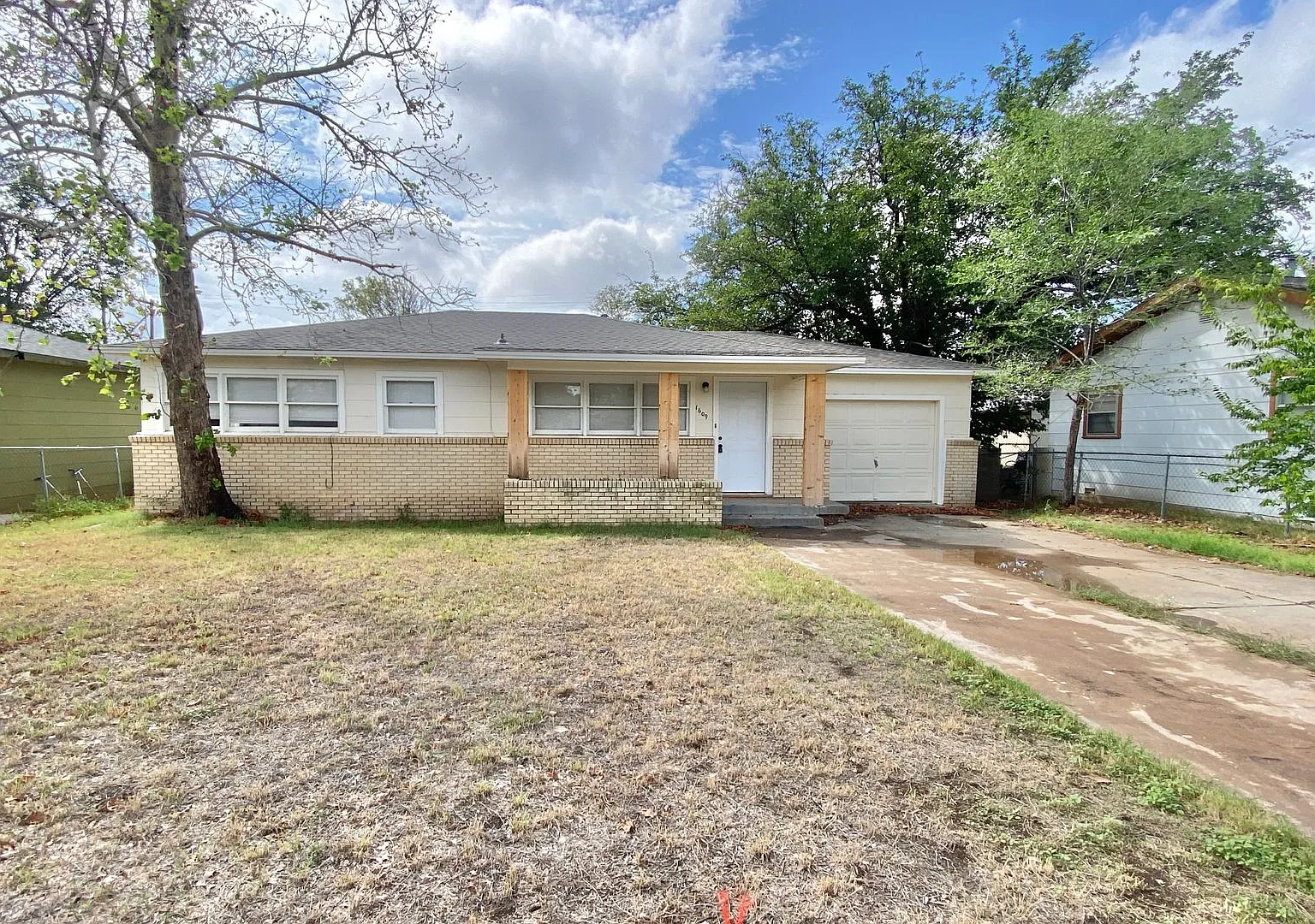 3 bed 1 bath 1 car garage now available — Photo 1