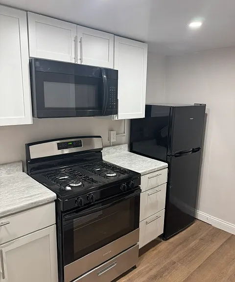 1201 N Underhill St #J — Photo 4