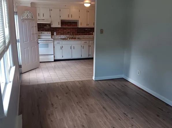 (undisclosed Address), North Kingstown, RI 02852