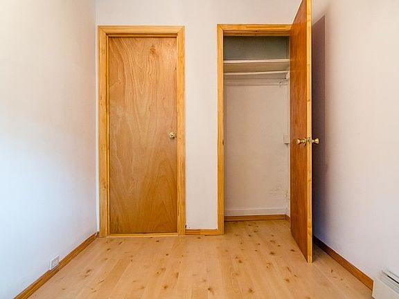 3rd image of 185 Kingsland Ave #2