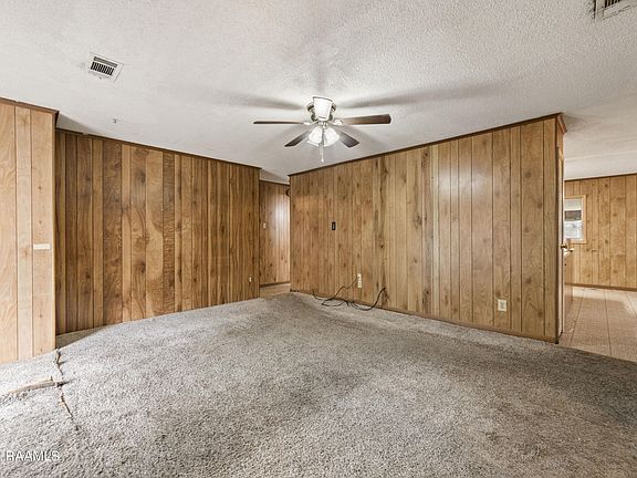 5th image of 107 Sorority Dr