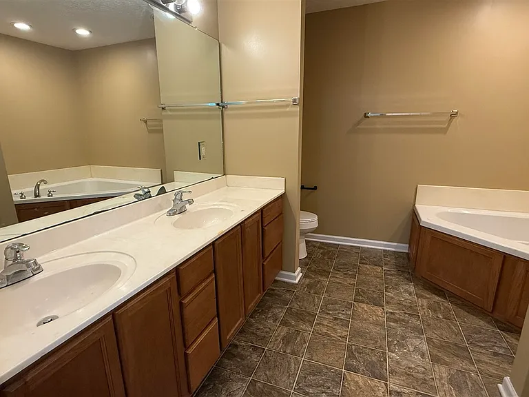 403 Cedar Hollow Dr — Photo 12