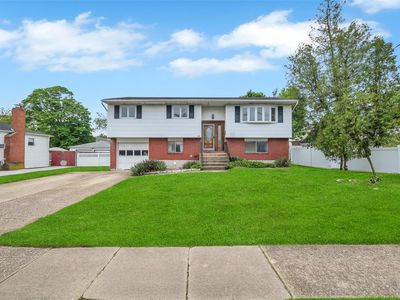 65 Cedar Court, Copiague, NY, 11726