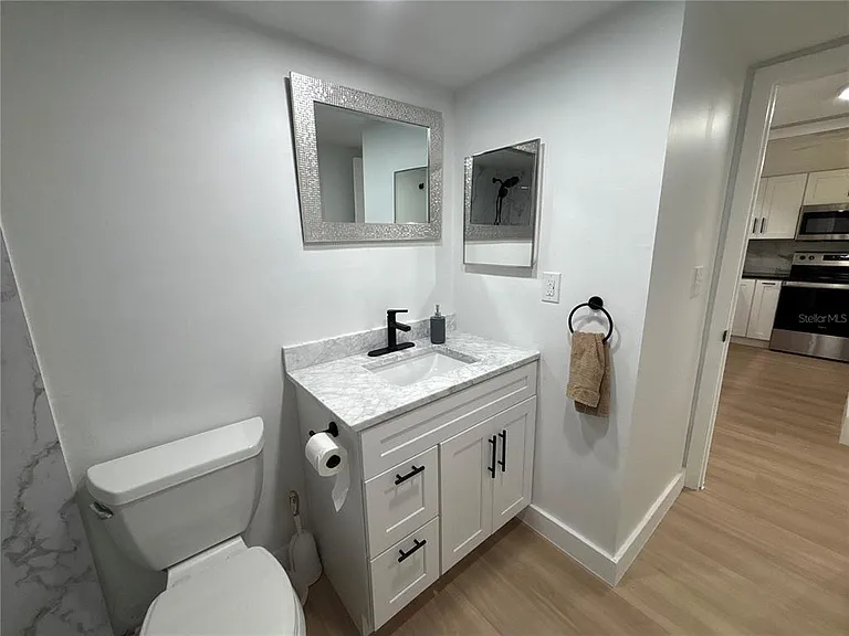 4725 Cove Cir #405 — Photo 14