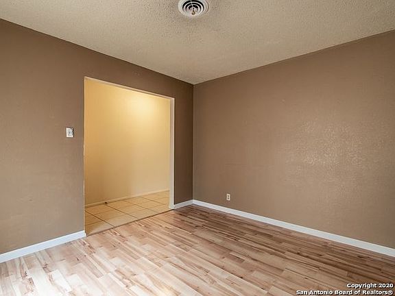 4th image of 6141 Birchwood Dr
