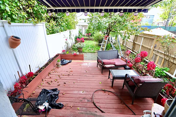 Rented by New York Realty Minimax Inc | media 1