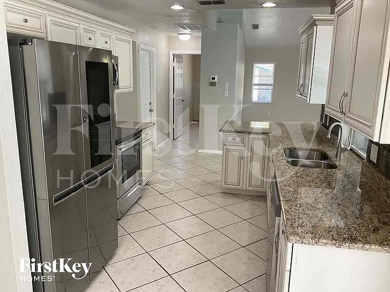 820 Springview Ave NW — Photo 9