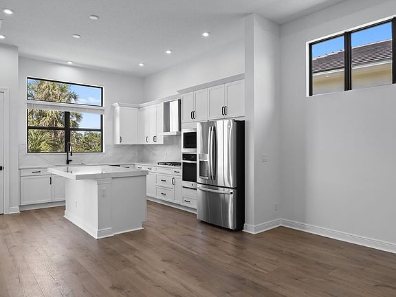 Beverly Model Kitchen