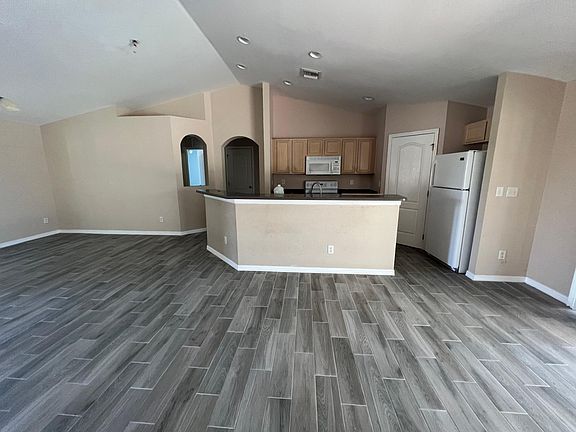 3rd image of 2904 NW 22nd Pl