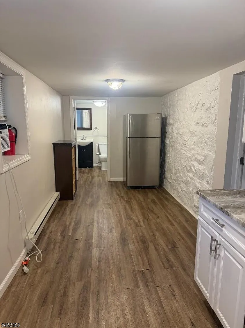 1 bed, 1.0 bath, $1,750 — Photo 3