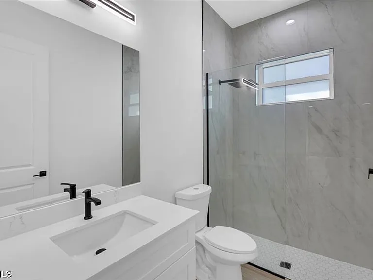133 West Dr — Photo 17