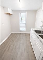 2nd image of 1611 E Henry St #B