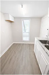 Building Photo - 1611 E Henry St #B