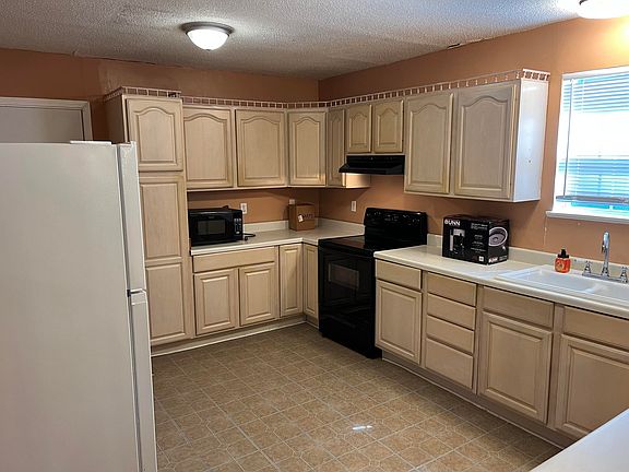 2nd image of 1007 Pinckney Ave