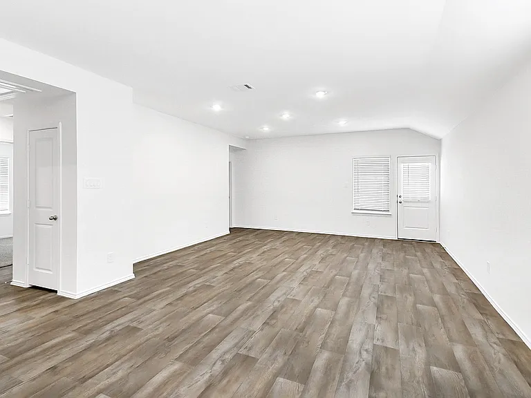 3710 Turnpike Dr — Photo 11