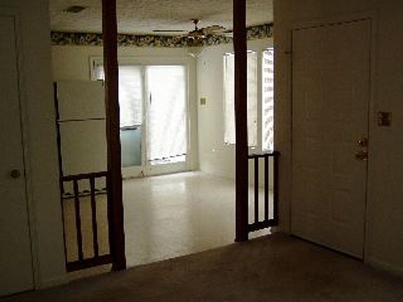 3rd image of 104 Cobblestone Dr