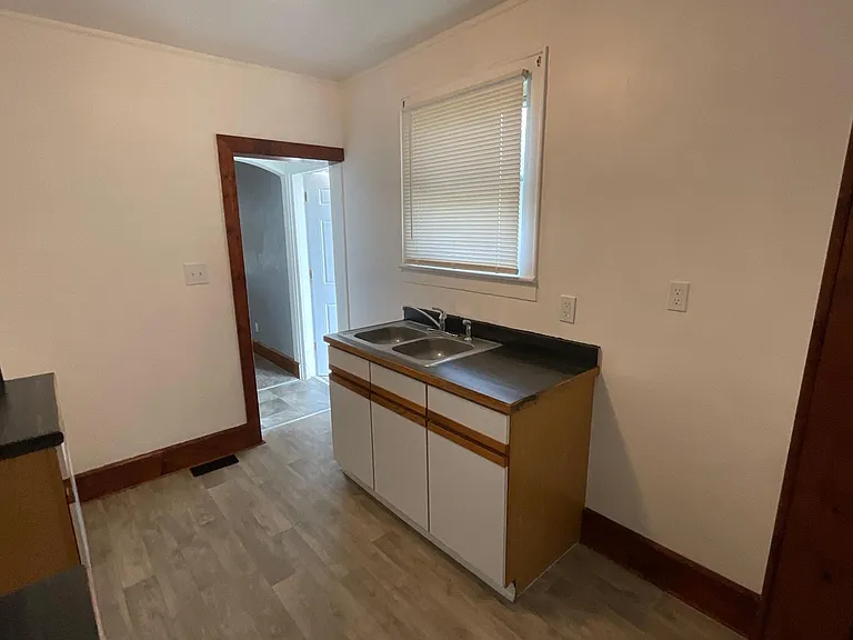 1339 Vane Ave — Photo 21