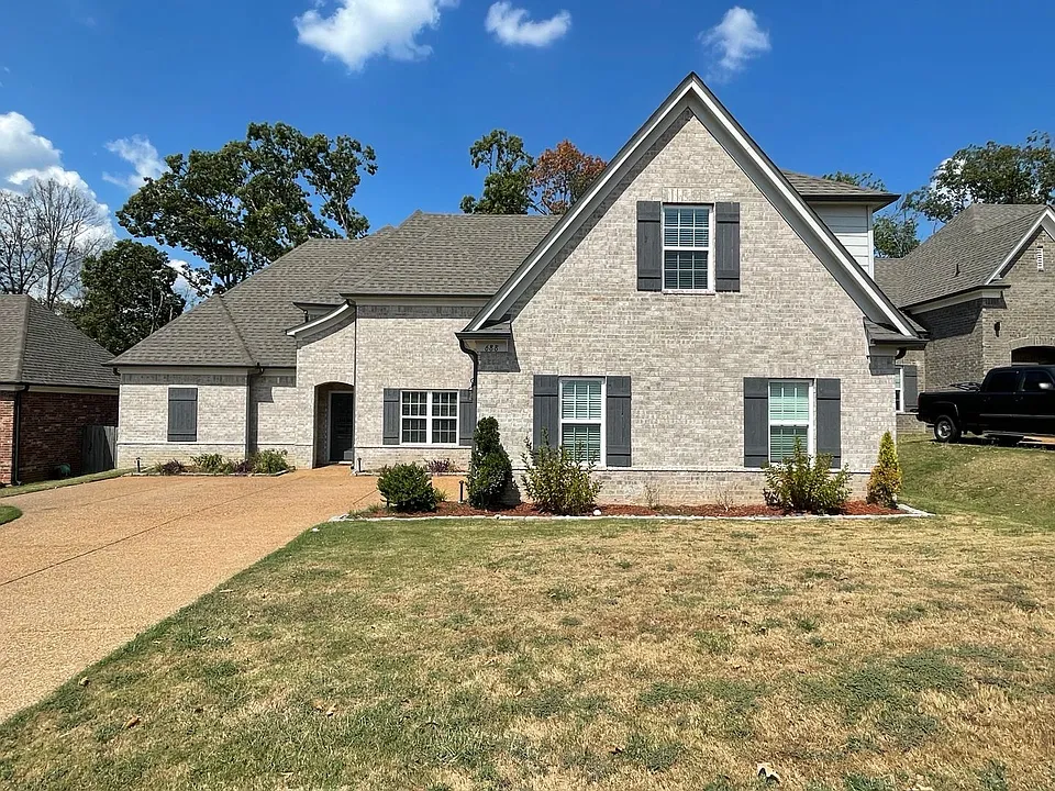 688 Dudley Dr