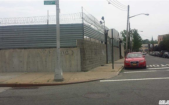 3rd image of 10902 153rd St