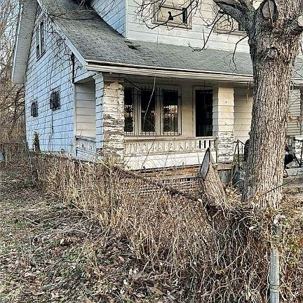 2nd image of 736 N Paul Laurence Dunbar St