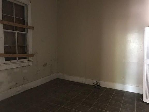 4th image of 1710 Spain St