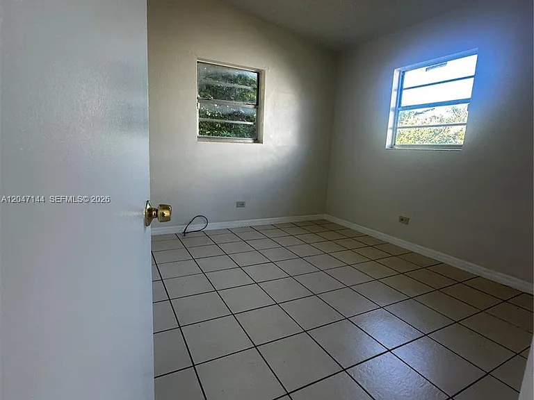 821 SW 2nd St — Photo 6