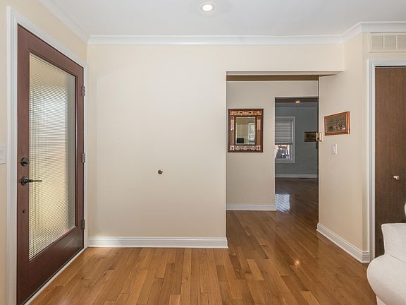 4th image of 3312 Alpine Dr