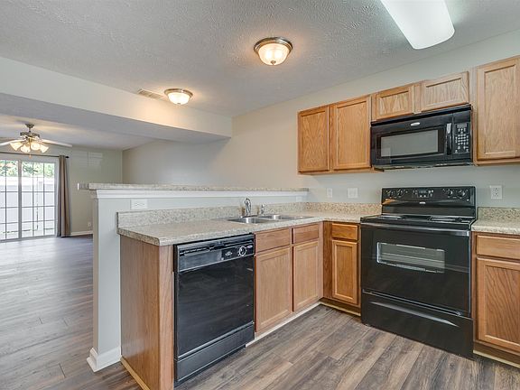 5th image of 1409 Orange Ct