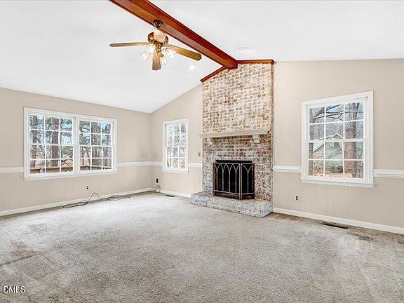 4th image of 113 Country Brook Ln
