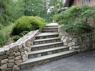 950 Rock Rimmon Rd, Stamford, CT 06903