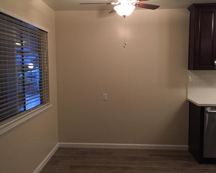 1st image of 40 Glen Eyrie Ave APT 04