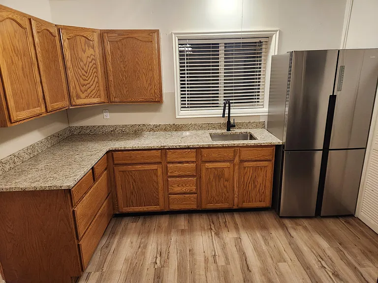 960 S Main St #2 — Photo 6