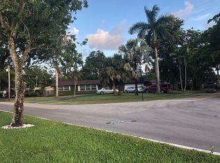 884 Orchid Dr, Plantation, FL 33317