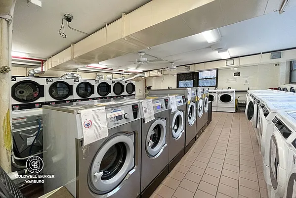 Rented by Coldwell Banker Warburg | media 8