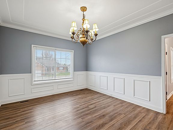 5th image of 1215 Chapmans Retreat Dr