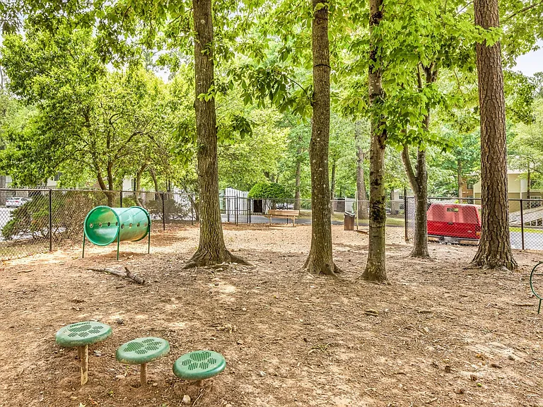 Woodlyn on the Green — Photo 8