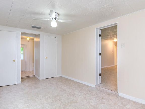 4th image of 211 S Atlas Dr