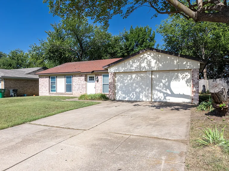 5709 Denise Dr — Photo 3
