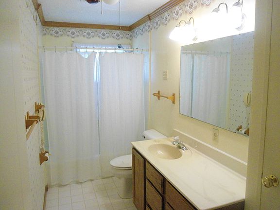 5th image of 1718 Oakwood Ave