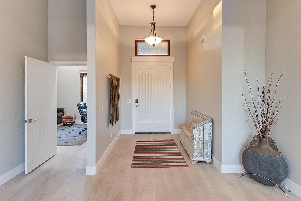 Building Photo - 7970 E Las Piedras Way S