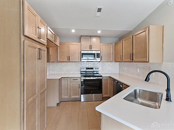 3rd image of 4232 Apple Branch Dr #55-305