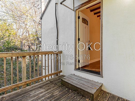 4th image of 1828 Carey Pl