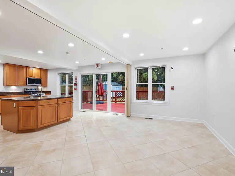 711 Lamberton Dr — Photo 19
